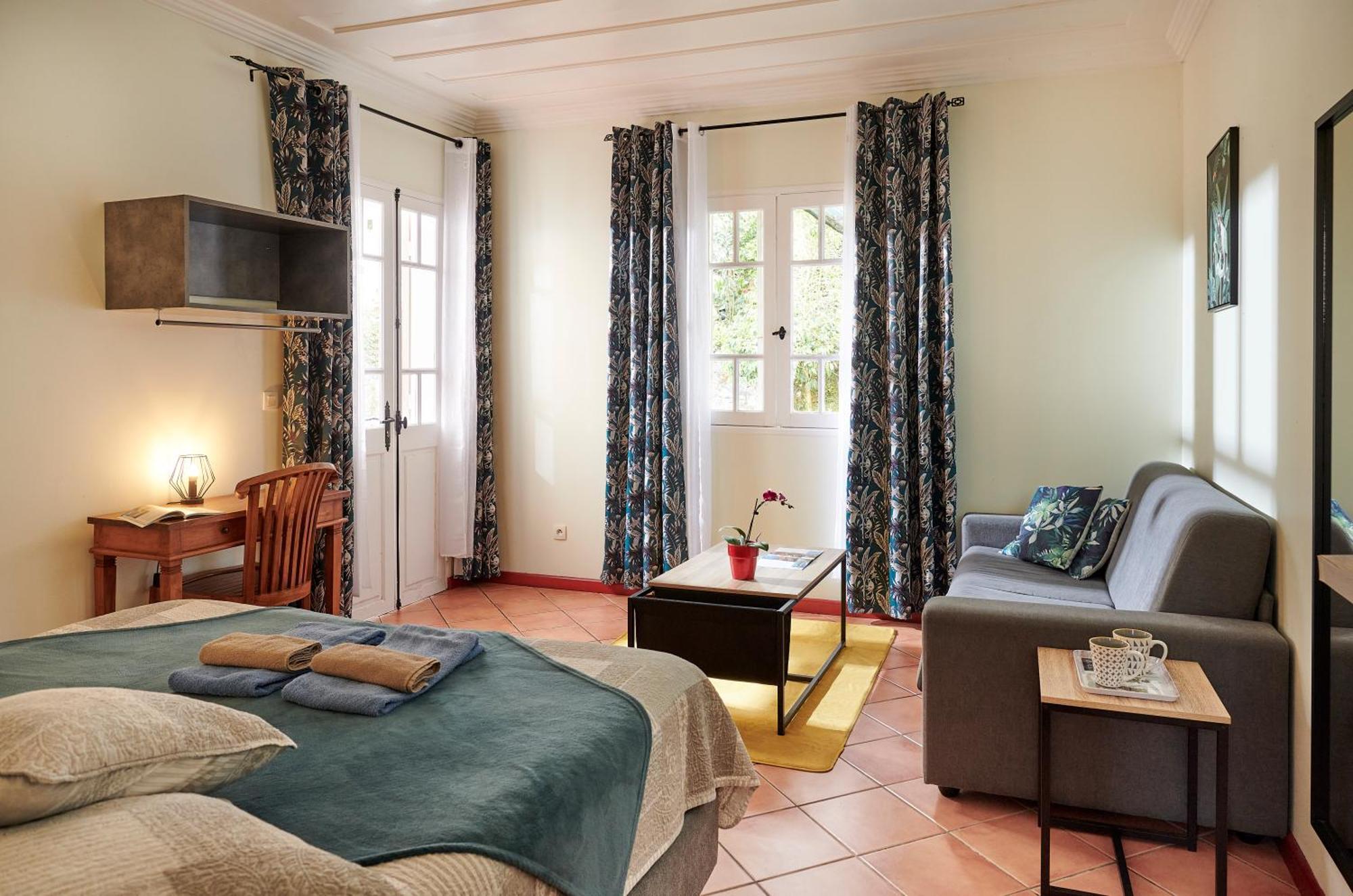 Relais Des Gouverneurs 萨拉济 外观 照片